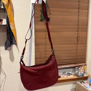 Lululemon City Essentials Crossbody Color: “Rockwood” NWOT /Never Used!🤎❤️